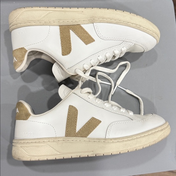 VEJA V-12 Leather Sneakers in White/Dune - Women’s Size 7 - Picture 4 of 7